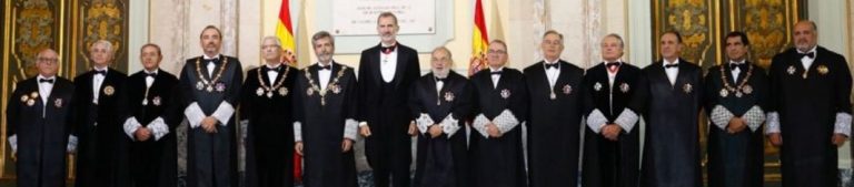 FOTOGRAFÍA. MADRID (ESPAÑA), 09.09.2019. CGPJ avisa al Senado que la "amnistía es inconstitucional". El rey Felipe VI de España, junto al presidente del Consejo General del Poder Judicial (CGPJ), Carlos Lesmes, participan en el acto de apertura del año judicial en el Salón de Plenos del Tribunal Supremo. Lesmes y la fiscal general del Estado, María José Segarra, han pedido a todos los españoles y a los poderes públicos que acaten y respeten la sentencia del «Procés», que se conocerá en las próximas semanas, probablemente en octubre. Casa Real/Lasvocesdelpueblo (Ñ Pueblo).