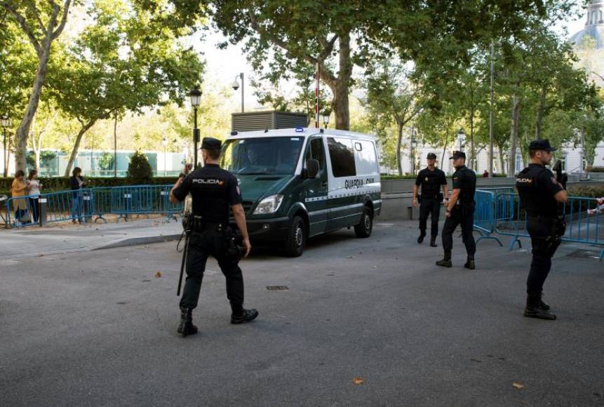 FOTOGRAFÍA. MADRID (ESPAÑA), 26.09.2019. Un vehículo de la Guardia Civil en el traslado de 7 terroristas CDR de la célula terrorista separatista de la República (CDR). Efe