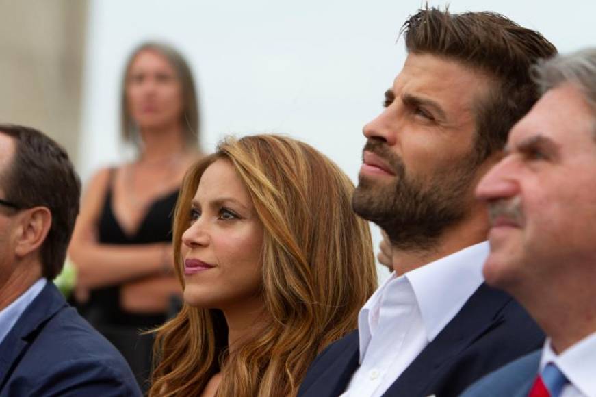 FOTOGRAFÍA. NUEVA YORK (EEUU), 05.09.2019. El presidente de la empresa Kosmos y jugador del FC Barcelona, Gerard Piqué (c), Shakira (i), David Haggerty (d). Efe