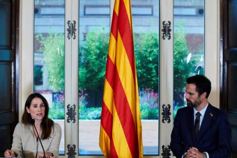 La separatista vasca Bakartxo Tejería y Torrent juntos en Cataluña contra la Justicia