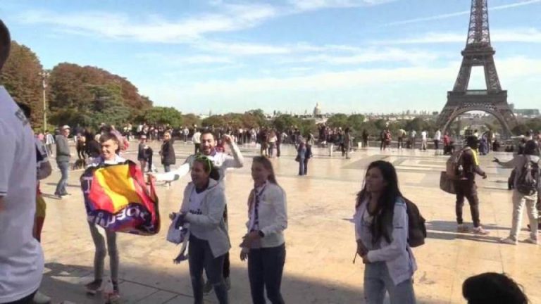 El madridismo más internacional calienta motores bajo la Torre Eiffel