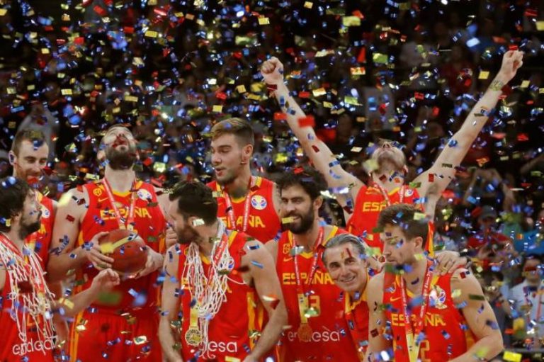 Los reyes reciben ese lunes a la selección de baloncesto ganadora del mundial