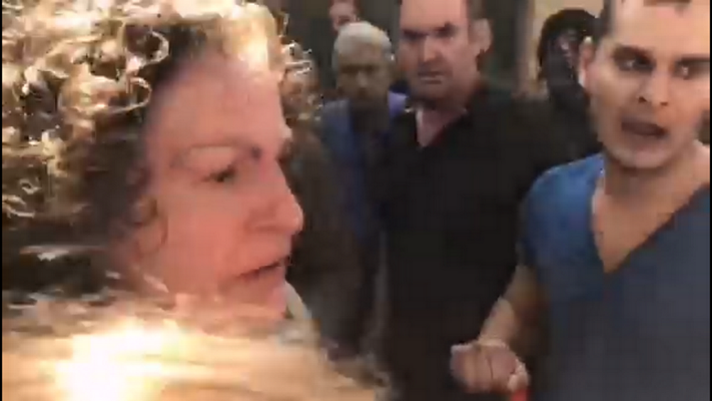 FOTOGRAFÍA. SABADELL (BARCELONA) ESPAÑA, 23.09.2019. Los CDR confunden a un Policía de Sabadell a un Guardia Civil, y es linchado. Ñ Pueblo (11)