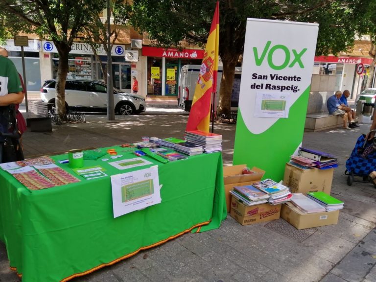 FOTOGRAFÍA. SAN VICENTE DE RASPEIG (ALICANTE) ESPAÑA, 07.09.2019. Vista de la primera Mesa solidaria del partido político español VOX en San Vicente de Raspeig (Valencia), para entregar el material a «Asociación Sanvicenteros en Acción» para ayudar a las familias españolas «que están pasando una situación desfavorable». Ñ Pueblo Lasvocesdelpueblo