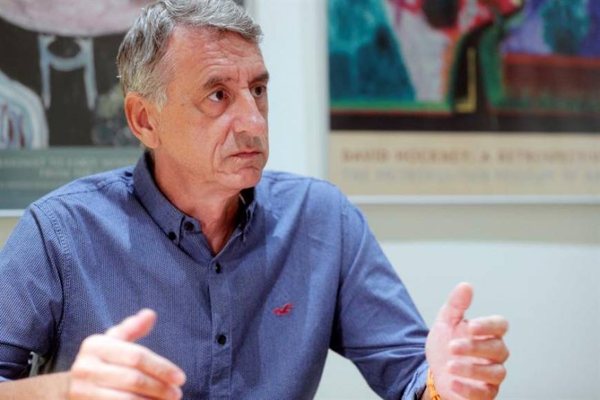 FOTOGRAFÍA. VELENCIA (ESPAÑA), 07.09.2019. El psicólogo clínico y emergencista Mariano Navarro Serer durante la entrevista con la Agencia Efe