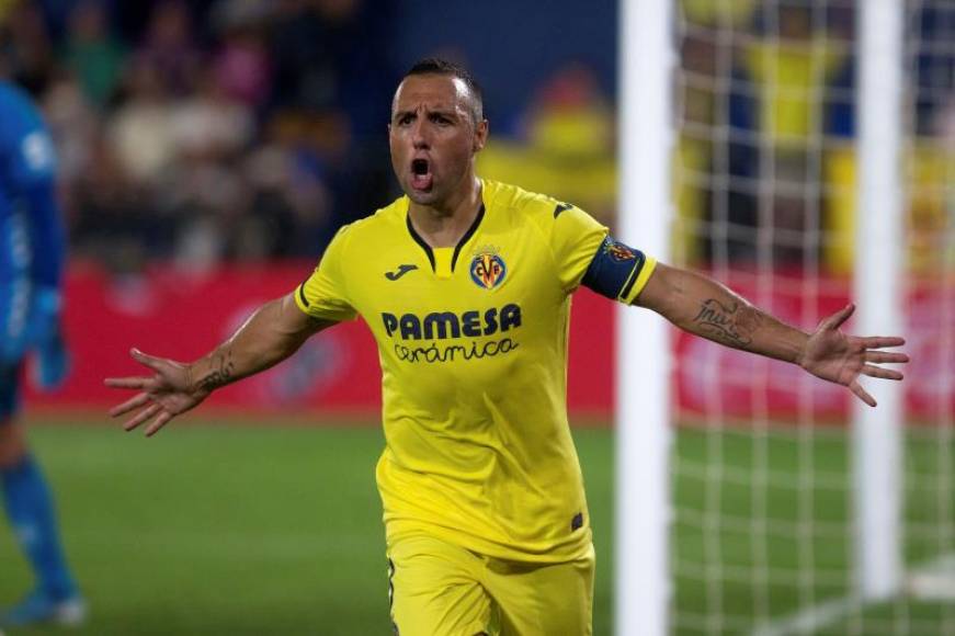 FOTOGRAFÍA. VILA-REAL (CASTELLÓN) ESPAÑA, 27.09.2019. El centrocampista del Villarreal Santi Cazorla celebra el gol frente al Betis. Efe