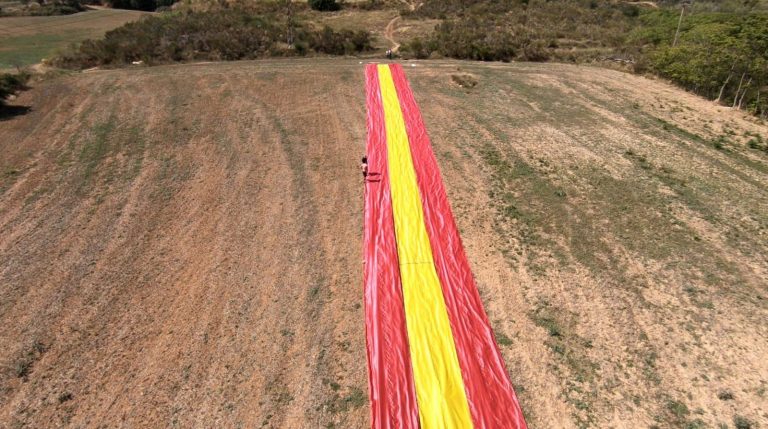 Animo a los ciudadanos de mi país España a levantarse y oponerse a tantos abusos