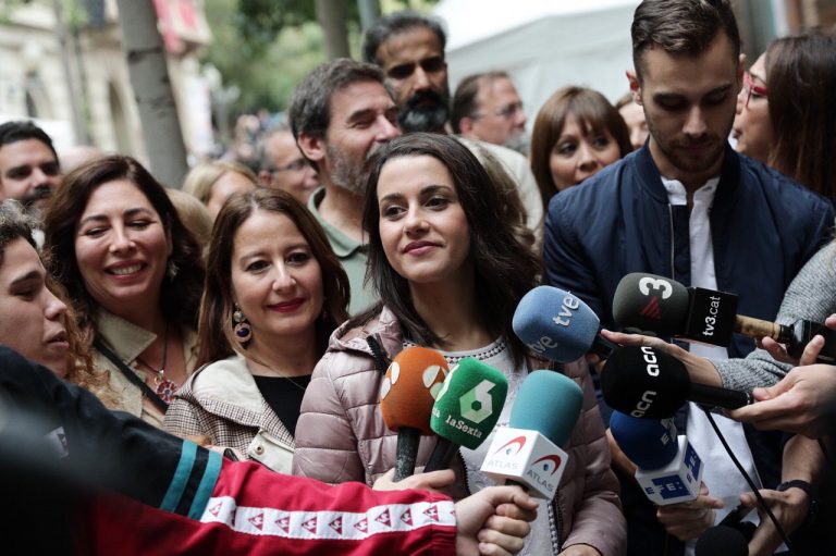 Arrimadas: «Pido al PSOE que rectifique y no se alinee con Torra»
