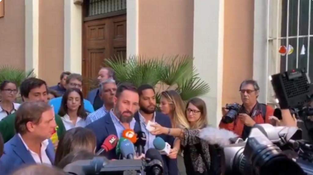 FOTOGRAFÍA.-BARCELONA-ESPAÑA-01.10.2019.-Arropado-por-los-dirigentes-de-VOX-en-Cataluña-Mónica-Lora-Cisquer. Ñ Pueblo.