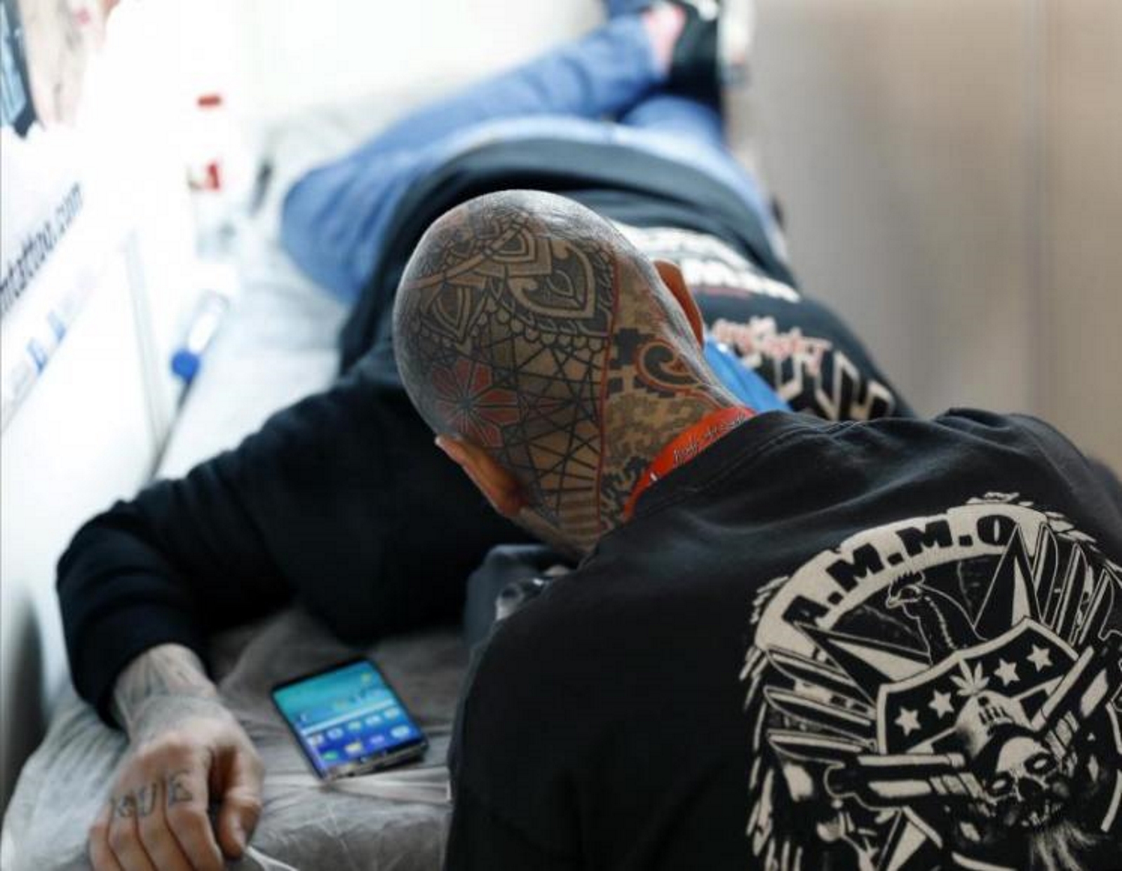 FOTOGRAFÍA. BARCELONA (ESPAÑA), 03.10.2019. Más de 300 de los mejores tatuadores del mundo, Colin Dale,Teresa Sharpe y Nikki Simpson,Jee Salayero, tatuaje, Barcelona. Efe