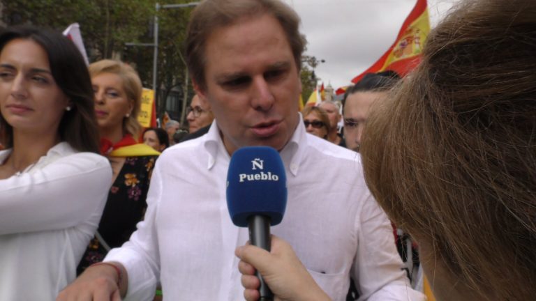 VOX Barcelona: «VOX es garantía de unidad de España, ya tenemos a golpistas en prisión»