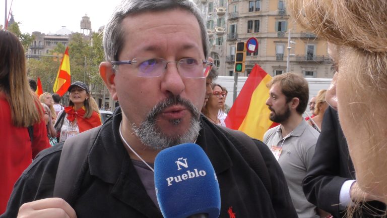 «No os fieis de la casta política, la salvación de España vendrá del patriotismo» en Cataluña