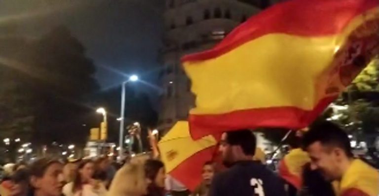 Los catalanes festejan la sentencia del Procés en Plaza de Francesc Macià de Barcelona