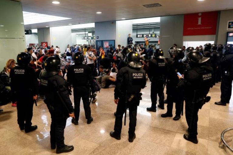 El separatismo llama a paralizar el Aeropuerto de El Prat de Barcelona