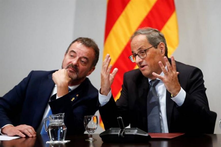 90 cónsules convocados por la Generalidad plantan al presidente Torra
