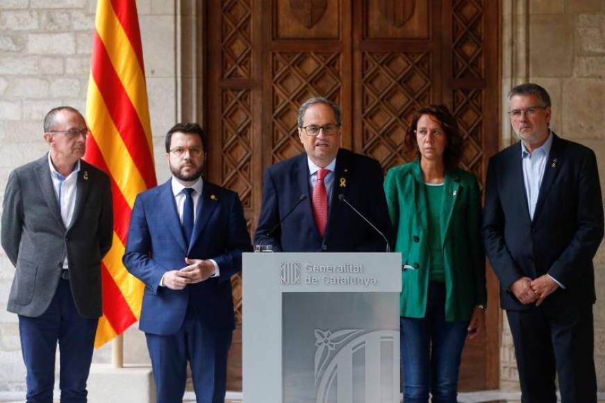FOTOGRAFÍA. BARCELONA (ESPAÑA), 19.10.2019. El presidente de la Generalitat, Quim Torra, junto a su vicepresidente, Pere Aragonés (2i). Efe