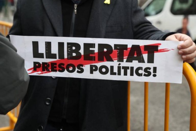 Empresarios separatistas y Torra exigen la «libertad» de los presos del Procés