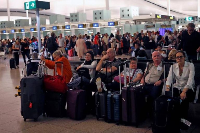45 vuelos en Aeropuerto El Prat de Barcelona tras ataque separatista del lunes 14-Oct