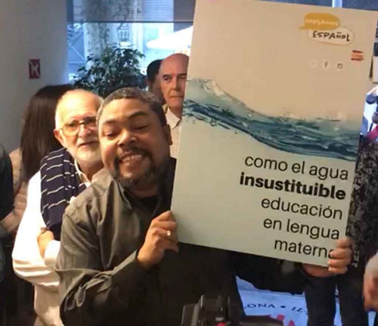 El separatismo prohíbe una conferencia sobre el español con asistentes ya dentro la sala