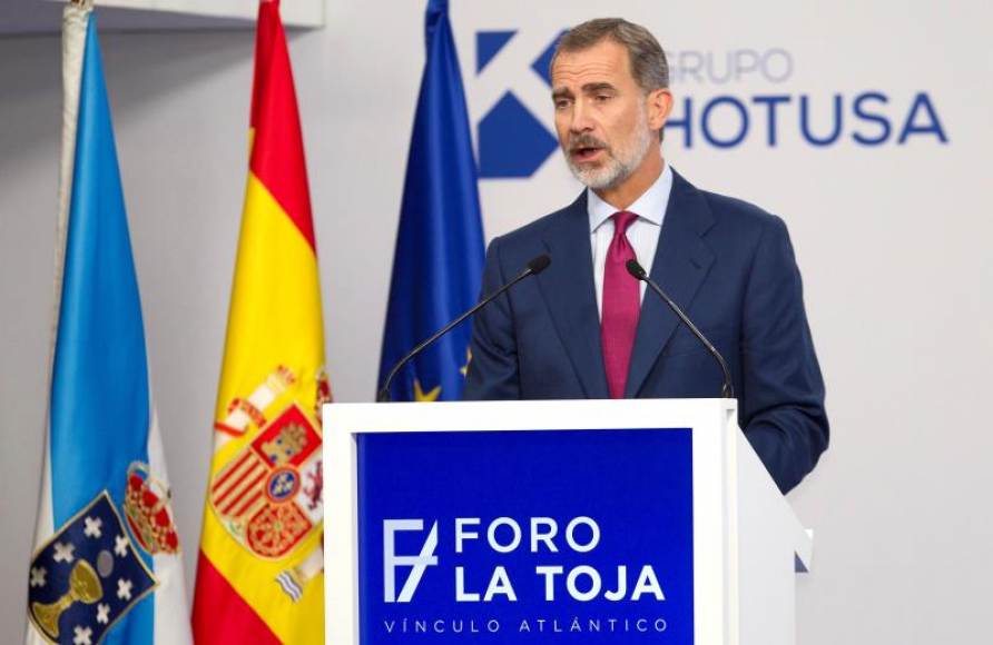 FOTOGRAFÍA. GROVE (ESPAÑA), 03.10.2019. El rey Felipe VI durante el acto de inauguración del Foro de La Toja que presidió este jueves, un proyecto surgido de la sociedad civil. Efe