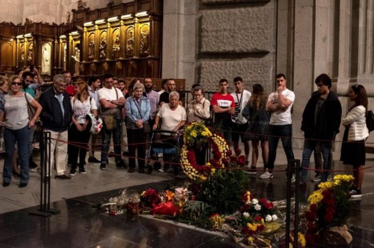 Sánchez quiere exhumar a Franco el 21 o el 22 de octubre