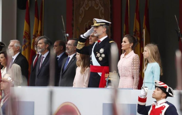 Los separatistas castigan a la Monarquía con la «abstención» de Podemos y Ada Colau