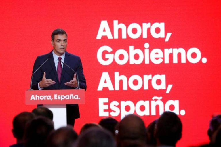 Sánchez exhibe su patriotismo con «Ahora España» y «no se avergonzará jamás de España»