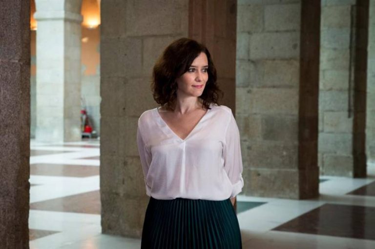 Dimite una directora general de la Comunidad de Madrid acusada de plagiar su tesis doctoral