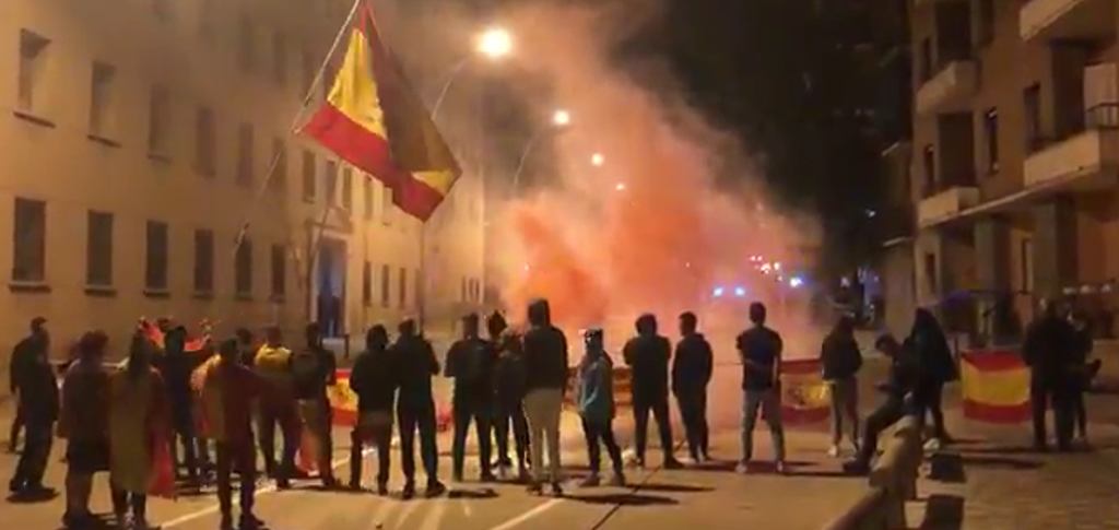FOTOGRAFÍA. MANRESA (BARCELONA) ESPAÑA, 16.10.2019. Vista de los resistentes catalanes hoy en Manresa durante los altercados de los terroristas callejeros del separatismo. Ñ Pueblo