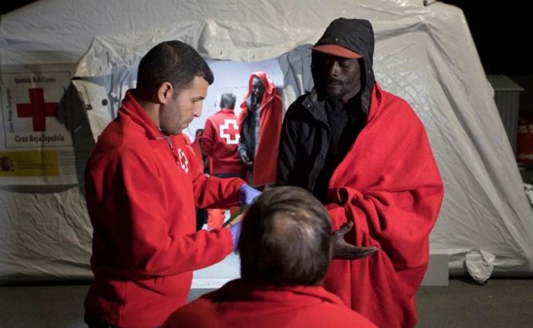 Llegan a España 58 inmigrantes recogidos en el Mar