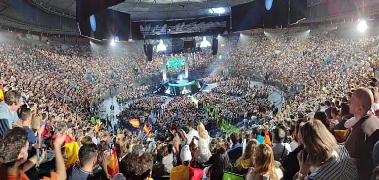 VOX crece y «sorpassa» a Ciudadanos y la separatista CUP se queda fuera del Congreso