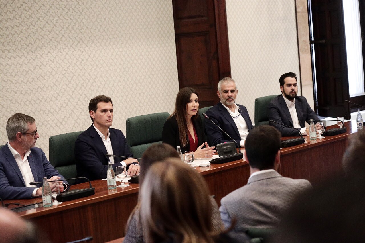 FOTOGRAFÍA. PARLAMENTO DE CATALUÑA (BARCELONA) ESPAÑA, 01.10.2019. El presidente de Ciudadanos, Albert Rivera (2ª a la izquierda), . Ñ Pueblo