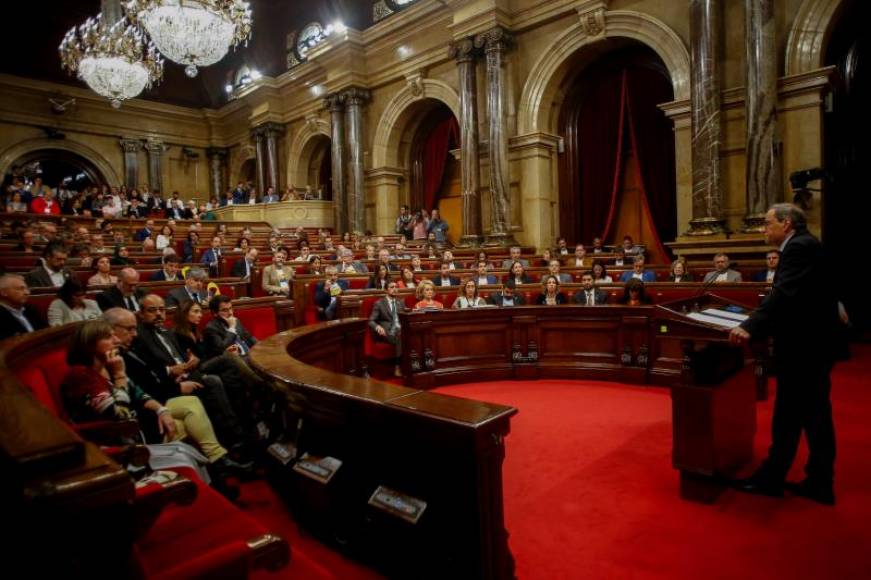 FOTOGRAFÍA. PARLAMENTO DE CATALUÑA (BARCELONA) ESPAÑA, 17.10.2019. El presidente de la Generalitat, Quim Torra, comparece ante el pleno del Parlament este jueves. Efe