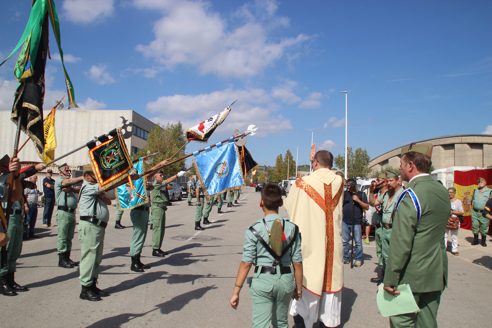 FOTOGRAFÍA. SAN ANDRÉS DE LA BARCA (BARCELONA) ESPAÑA, 05.10.2019. Los vecinos de Cataluña celebran los 99 años de la fundación d ela Legión. Ñ Pueblo (90)