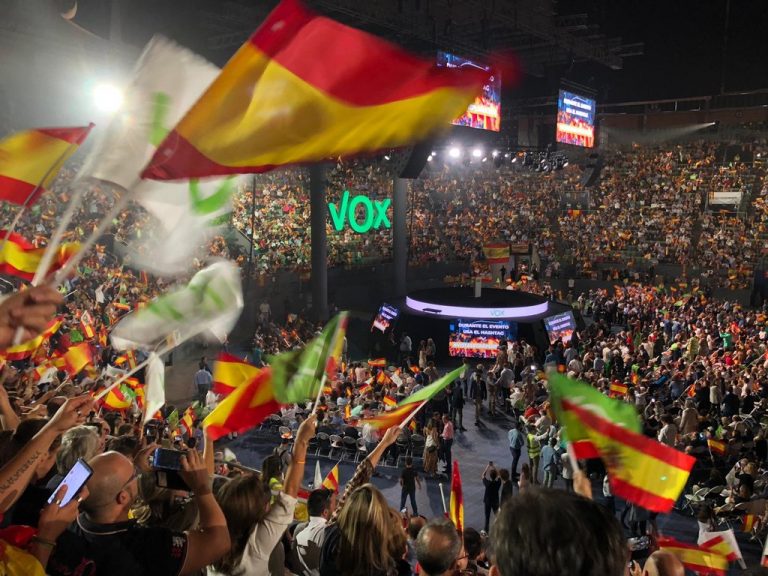 Tsunami verde y rojigualda en Madrid, más de 13,5 mil personas en el «Plus Ultra» de VOX