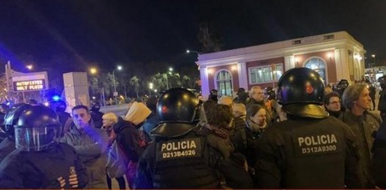 Ataque de terroristas callejeros del separatismo en la Meridiana con 2 detenidos