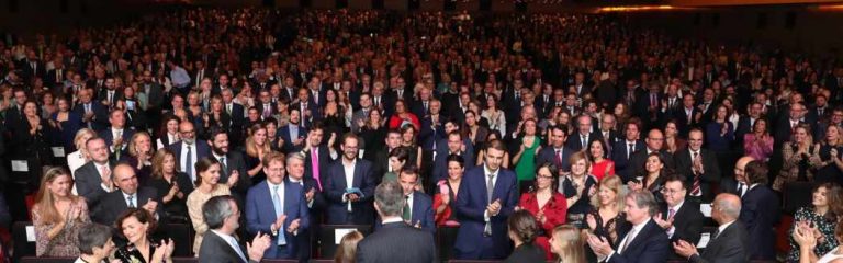 Entidades catalanas firman un manifiesto de «bienvenida» al Rey y princesa en Barcelona