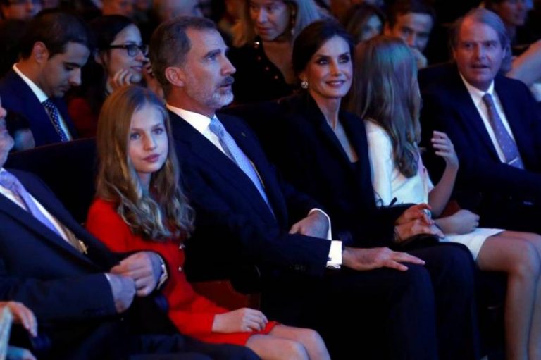 Los reyes ovacionados en Cataluña a gritos de «¡Viva el rey! y ¡Viva la princesa de Girona!»