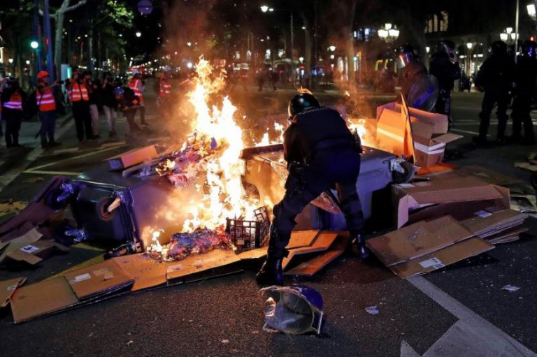 Un juez ve «prebélicos» algunos altercados de las protestas en Cataluña