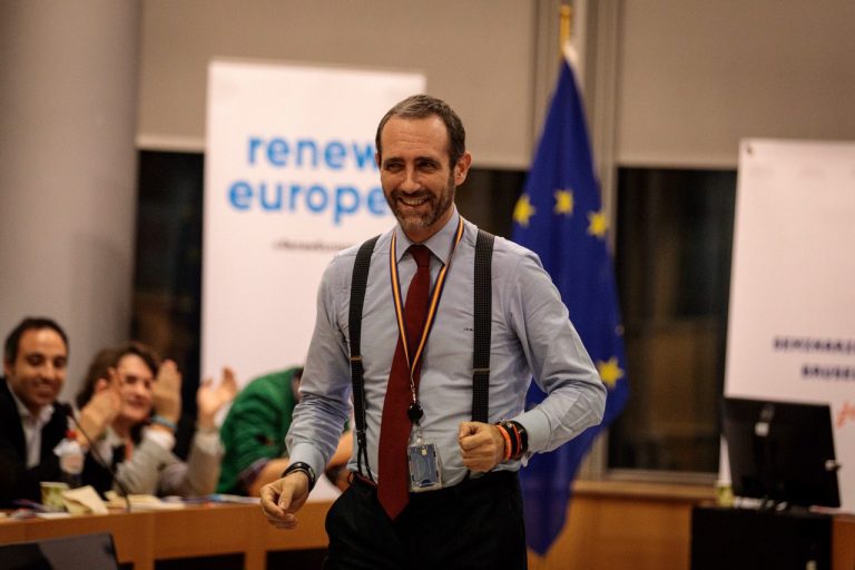 Ex del PP: «España es el mejor país del mundo y Rivera el mejor presidente de Gobierno»
