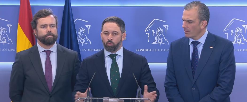 FOTOGRAFÍA. CONGRESO DE LOS DIPUTADOS (MADRID) ESPAÑA, 13.11.2019. Santiago Abascal Conde (i), Francisco Javier Ortega Smith Molina (d), Iván Espinosa de Monteros y de Simón. Ñ Pueblo (1)
