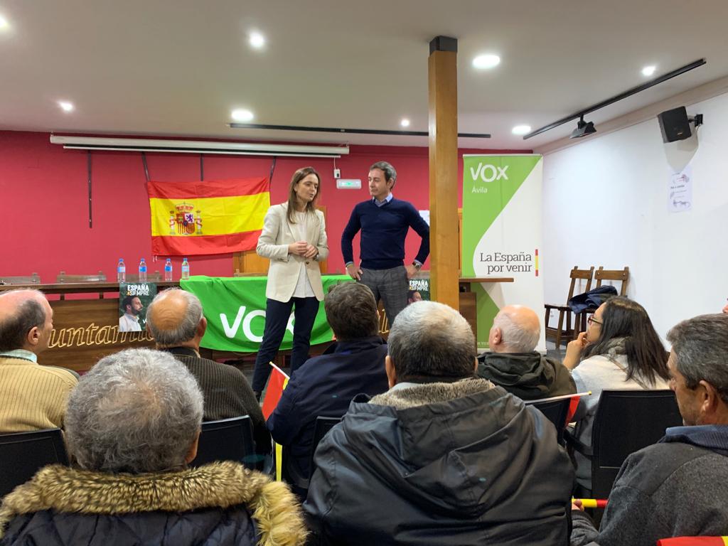 FOTOGRAFÍA. EL BARRACO (ÁVILA) ESPAÑA 05.11.2019. Este martes el candidato de VOX por Ávila al Congreso de los Diputados al 10N. Ñ Pueblo