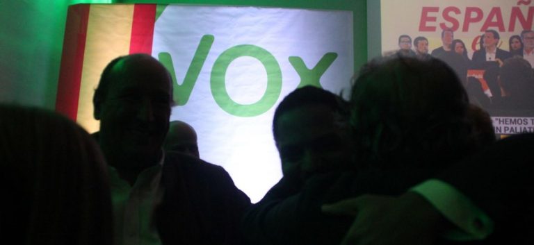 FOTOGRAFÍA. HOTEL HILTON AVENIDA DIAGONAL 591 (BARCELONA), 10.11.2019. Cronología de la resistencia contra amnistía criminal . Noche electoral de VOX en Cataluña en el Hotel Hitón de Avenida Diagonal de Barcelona. Los catalanes celebran el éxito electoral de VOX bailando y cantando por España y VOX en su Hotel de noche electoral. La Resistencia festeja con «Los Dos» históricos de VOX (Ignacio Garriga Vaz de Concicao, Juan José Aizcorbe) por Cataluña de «Los 52» de VOX. Lasvocesdelpueblo (Ñ Pueblo)