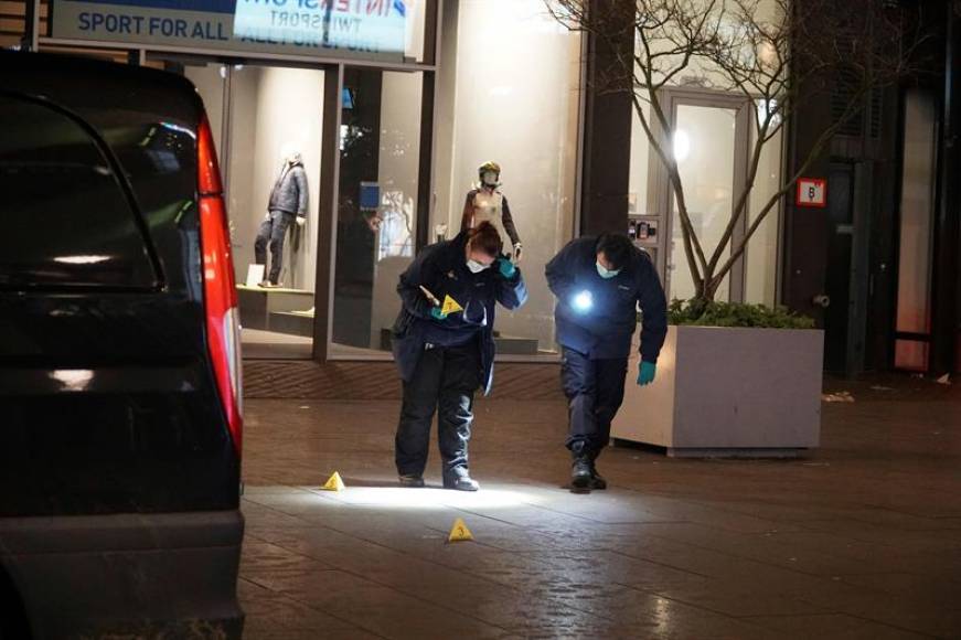 FOTOGRAFÍA. LA HAYA (HOLANDA) PAÍSES BAJOS, 29.11.2019. La Policía holandesa ha detenido a un hombre de unos 35 años cerca de la calle comercial de La Haya. Efe
