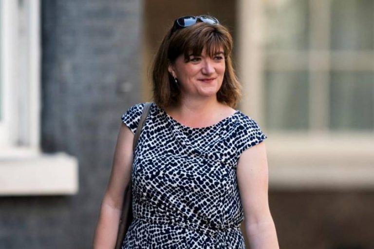 Las amenazas por el «brexit» provocan una oleada de dimisiones de diputadas