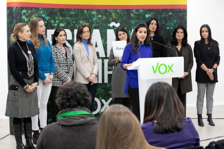 VOX exige el Pin Parental para evitar «adoctrinamiento separatista» y socialista en Madrid