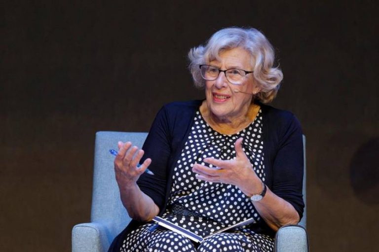 Manuela Carmena tumba con discurso patriótico la tesis separatista en el «Parlament»