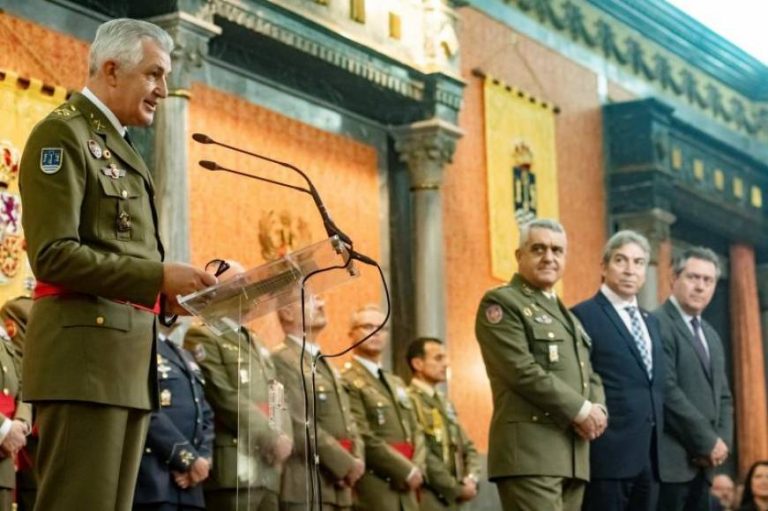 El teniente general José Rodríguez toma el mando de la Fuerza Terrestre