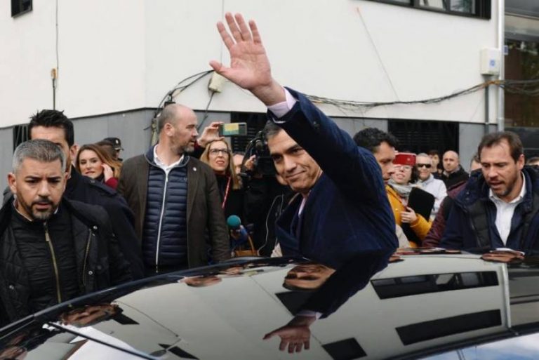 Sánchez ve a VOX «envalentonada» y al PP y Ciudadanos «achantada»