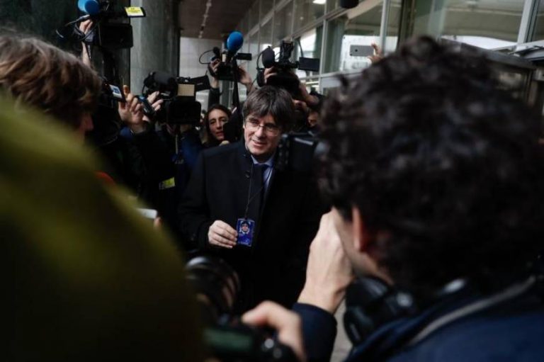 Fiscalía plantea cuestión prejudicial sobre «exigencia de acatamiento de la Constitución»